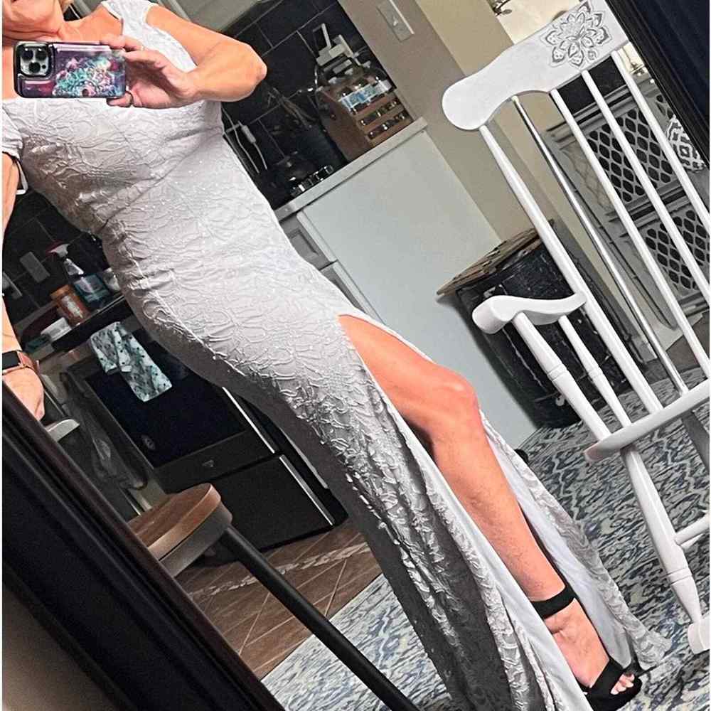 Silver gray formal dress. Size Women’s 3/4